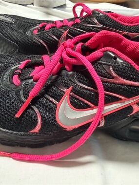 Nike Women's Black and Hot Pink Athletic Running Shoes size 8